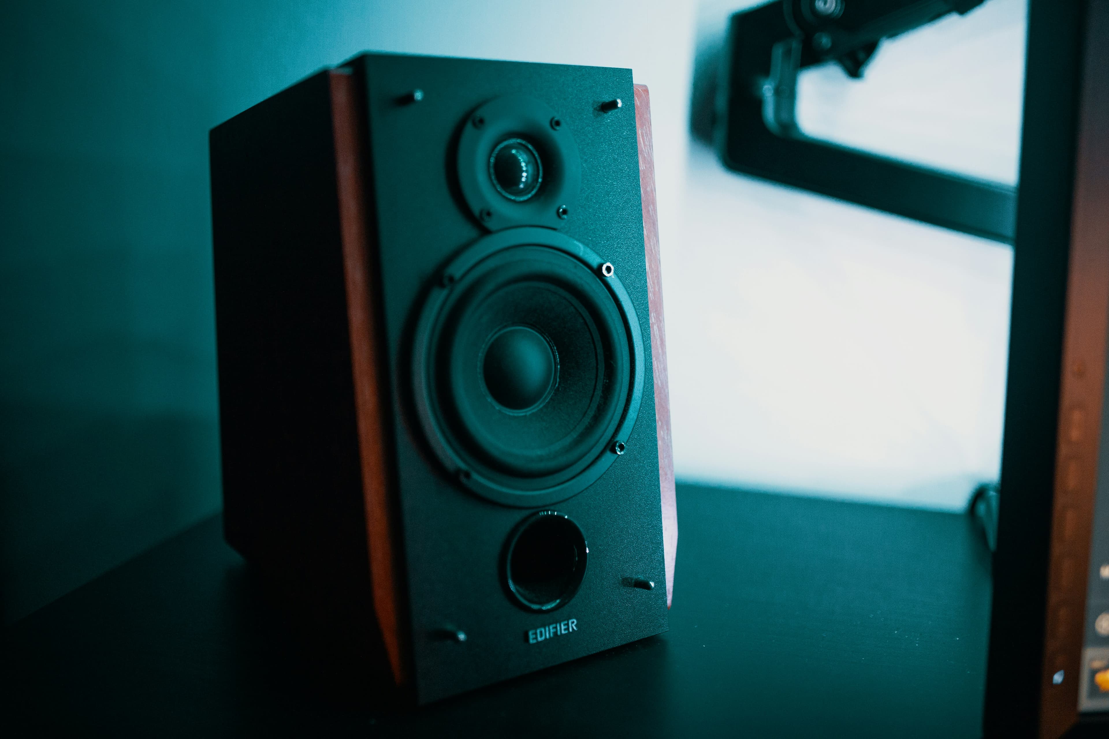 EchoWave Pro